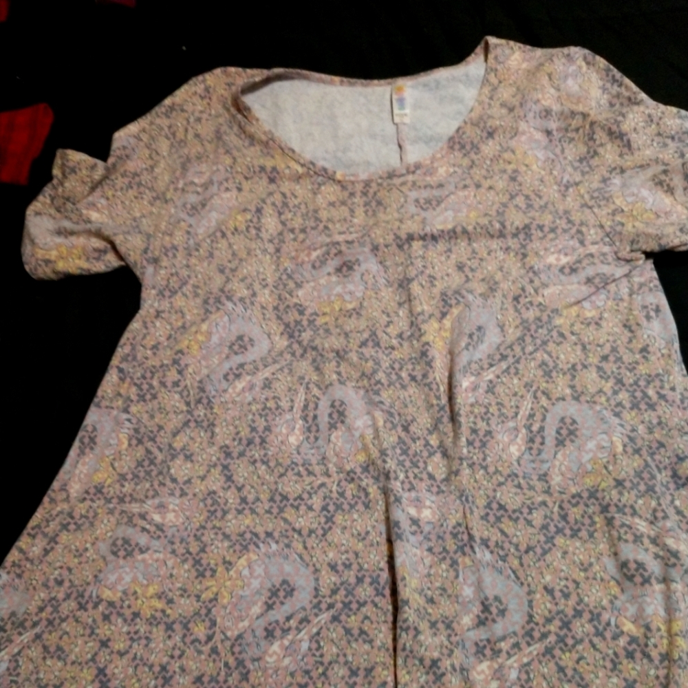 LuLaRoe paisley pattern XL short sleeve high low shirt